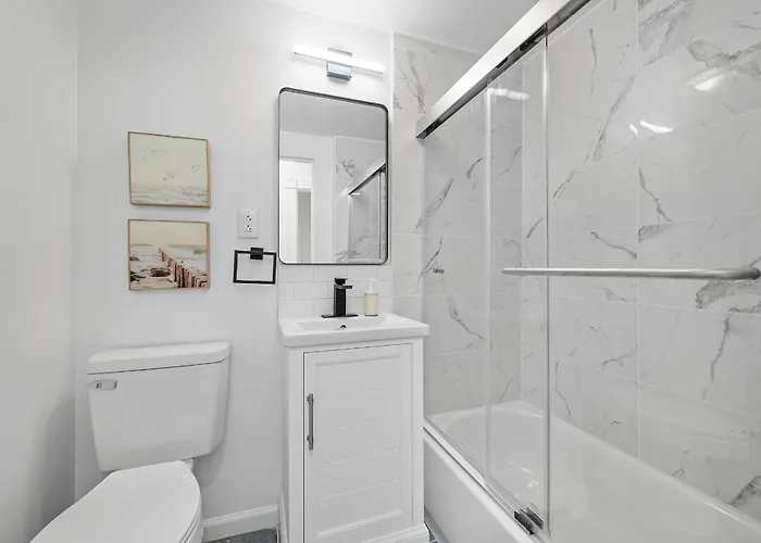 Shadyside 1b Cozy And Stylish Private Bedroom With Shared Bathroom *
