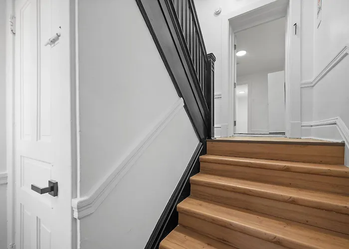 Shadyside 1b Cozy And Stylish Private Bedroom With Shared Bathroom Homestay